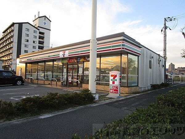 画像17:セブンイレブン 高槻土室町店 徒歩14分。 1100m