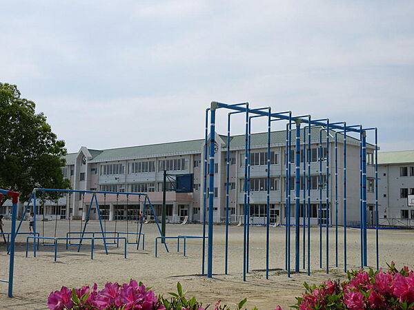 宮郷第二小学校まで徒歩７分