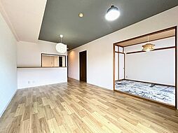 アステルコート伊丹緑ヶ丘 3LDKのリビング/ダイニング