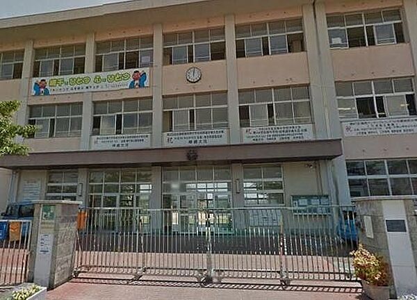 姫路市立網干中学校 徒歩5分。 350m