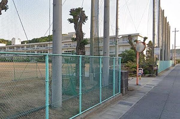 姫路市立香寺中学校 徒歩32分。 2540m