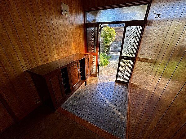 玄関を拡大表示