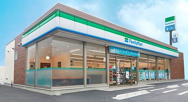 ファミリーマート三木広野店 徒歩8分。 640m