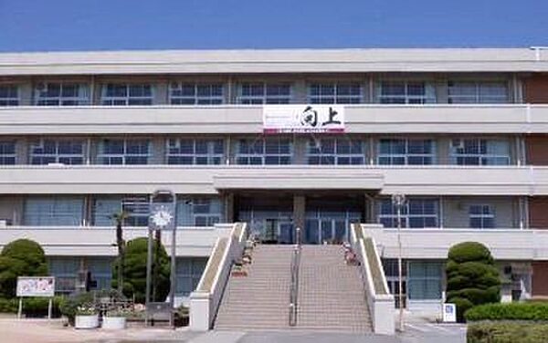 加東市立滝野中学校 徒歩10分。 770m