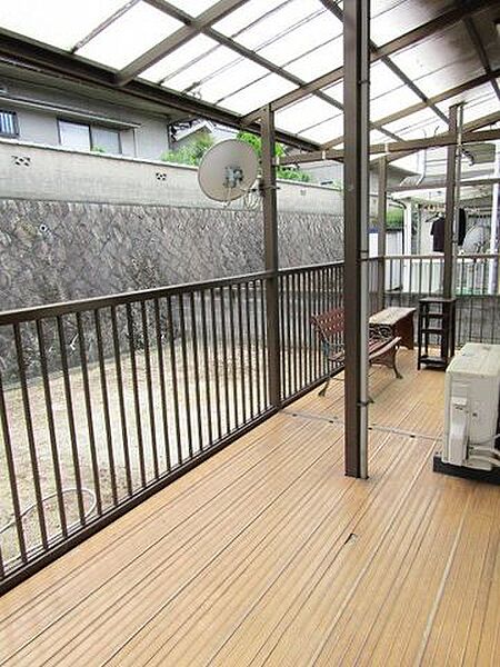 ウッドデッキ