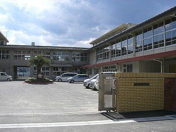 福山市立西小学校 徒歩13分。 1020m
