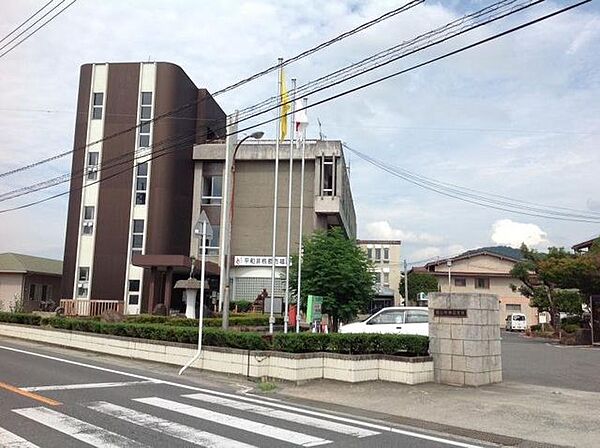 福山市役所神辺支所 徒歩27分。 2100m
