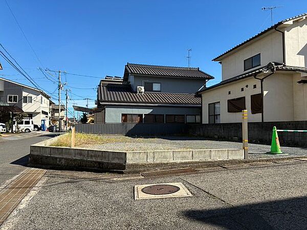 外観：334000275012