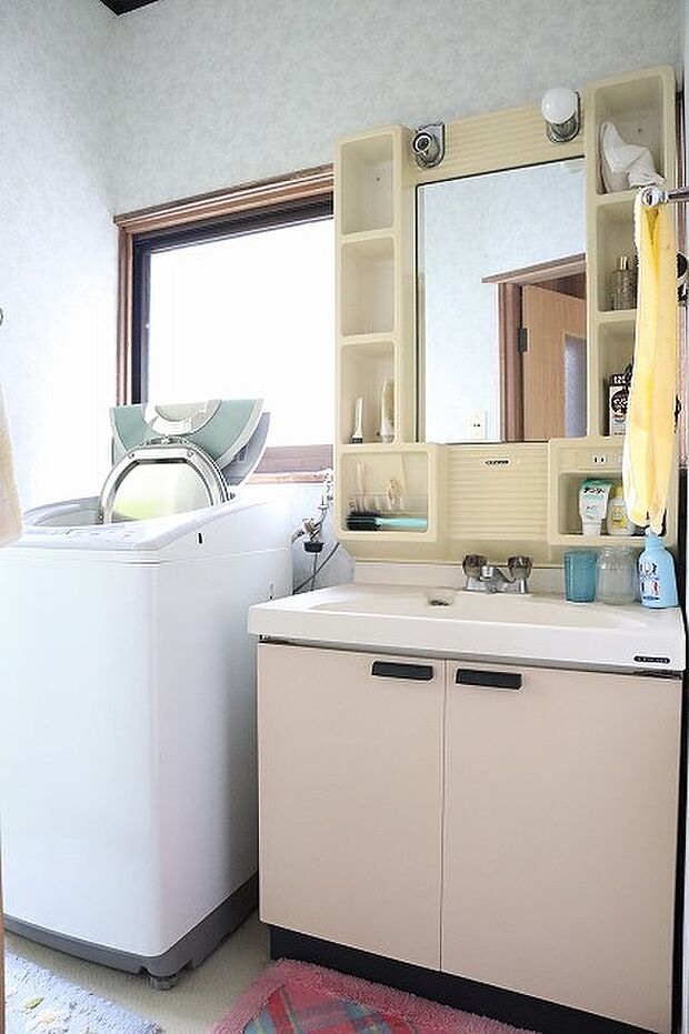 洗面スペースです♪洗濯機も置く事が可能なスペースもございます♪リフォームのご提案も可能です♪室内（2023年11月）撮影