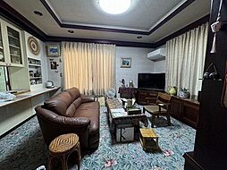 栗原町に既存住宅が登場 5LDKのリビング/ダイニング