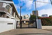 豊島区立南池袋小学校（775m）