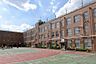 周辺：新宿区立早稲田小学校（584m）