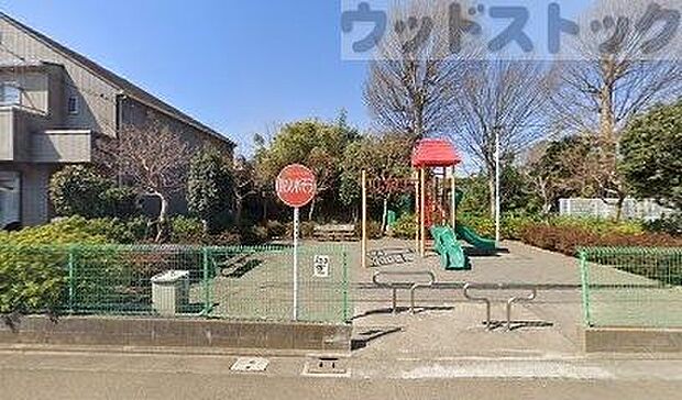 並木町もみじ公園 徒歩13分。 980m