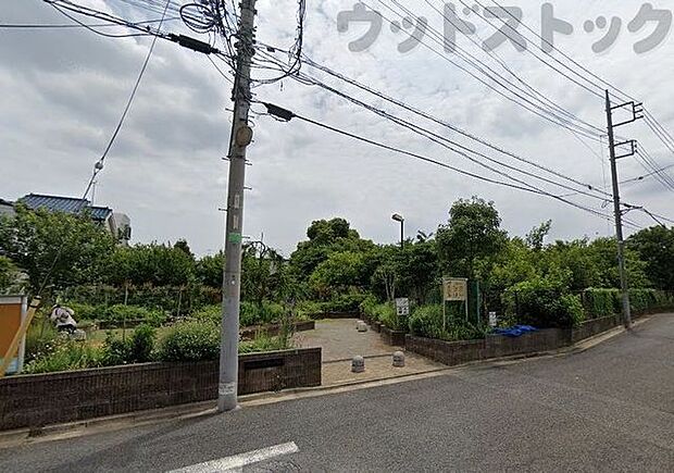 春日町さつき緑地 徒歩3分。 220m