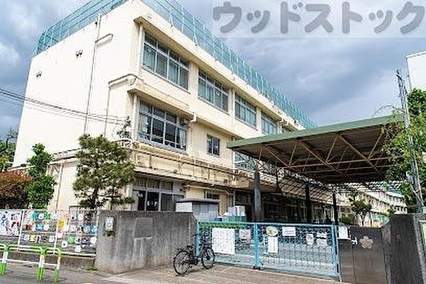 世田谷区立烏山小学校 徒歩5分。 350m