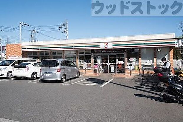 セブンイレブン 三鷹武蔵境通り店 徒歩8分。 590m