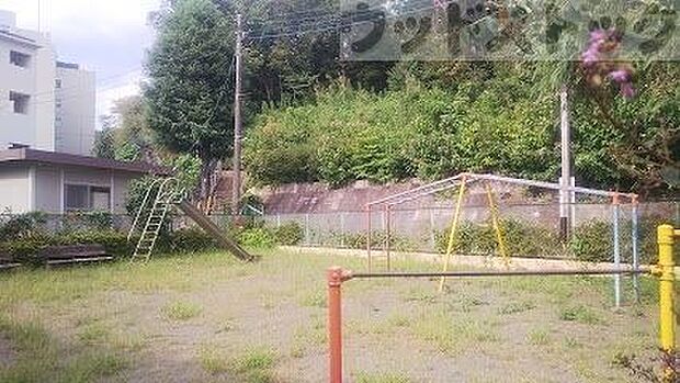 大沢崖の道児童遊園 徒歩1分。 50m