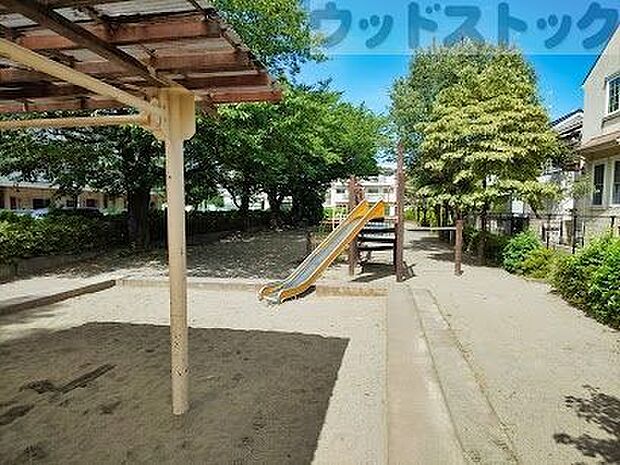 みよし公園 徒歩7分。 530m