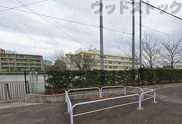 小平市立小平第三小学校 徒歩12分。 910m