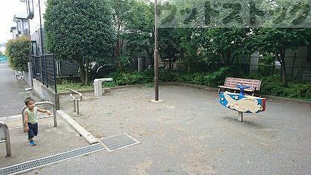 なかよし公園 徒歩1分。 10m