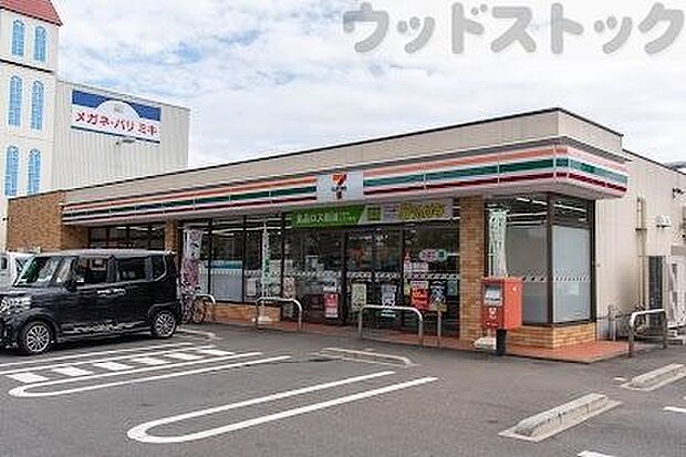 セブンイレブン 東久留米柳窪1丁目店 徒歩8分。 640m