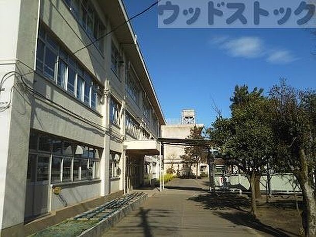 東久留米市立 第二小学校 徒歩11分。 870m