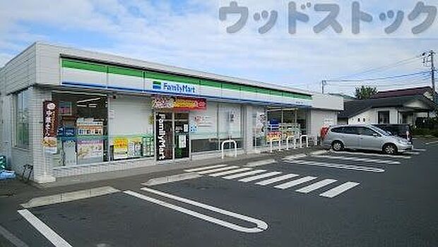 ファミリーマート 練馬大泉町一丁目店 徒歩6分。 450m