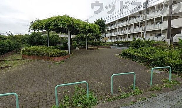 井頭泉緑地 徒歩4分。 290m