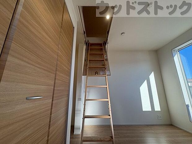 小屋裏収納