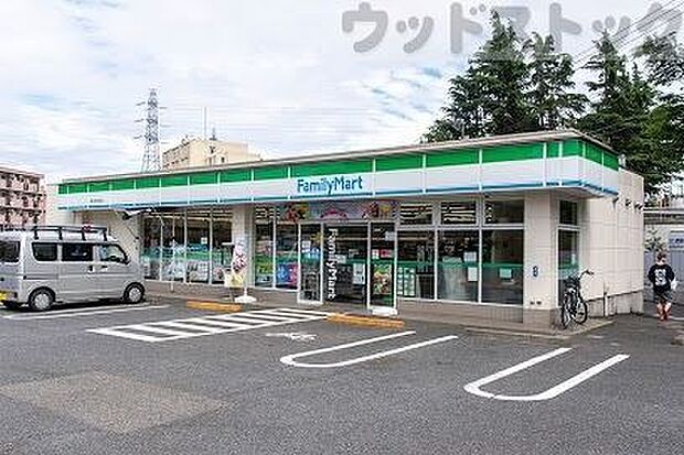 ファミリーマート 東久留米柳窪店 徒歩12分。 920m