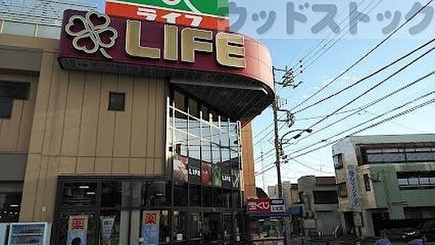 ライフ西大泉店 徒歩10分。 750m