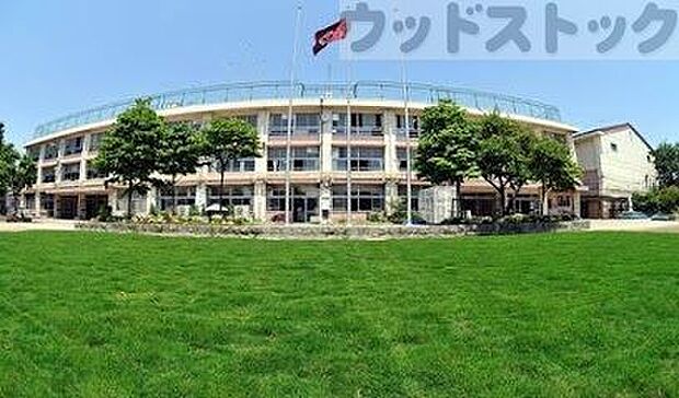 練馬区立関町北小学校 徒歩7分。 500m