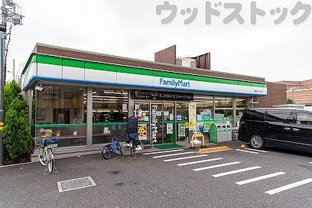 ファミリーマート 練馬谷原六丁目店 徒歩4分。 270m