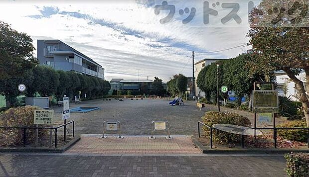 野崎都営児童遊園 徒歩5分。 360m