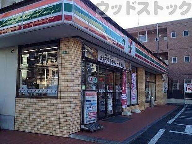 セブン-イレブン 練馬石神井高校前店 徒歩8分。 580m