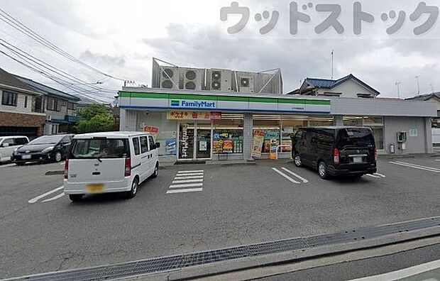 ファミリーマート小平学園西町店 徒歩11分。 820m