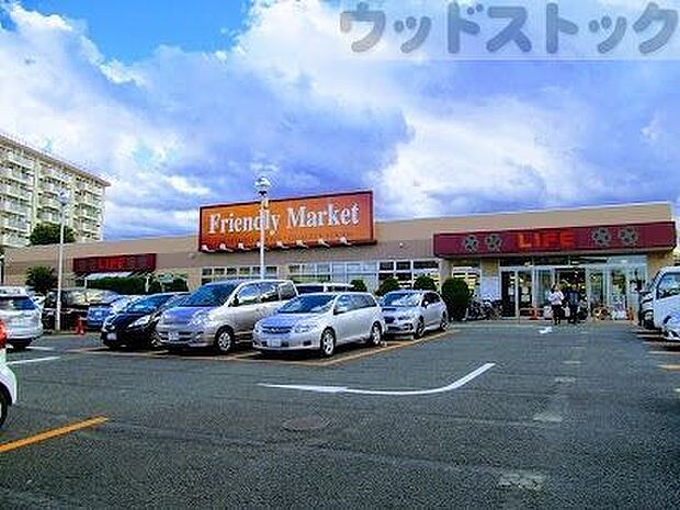 ライフ前野町店 徒歩9分。 650m