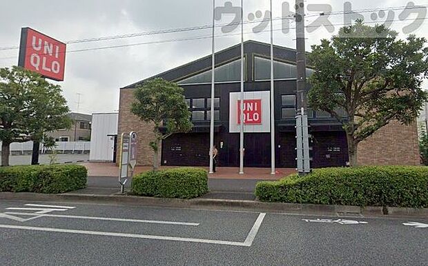 ユニクロ小平鈴木店 徒歩9分。 700m