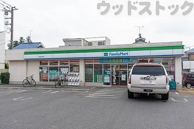 ファミリーマート 西東京泉町店 徒歩7分。 560m