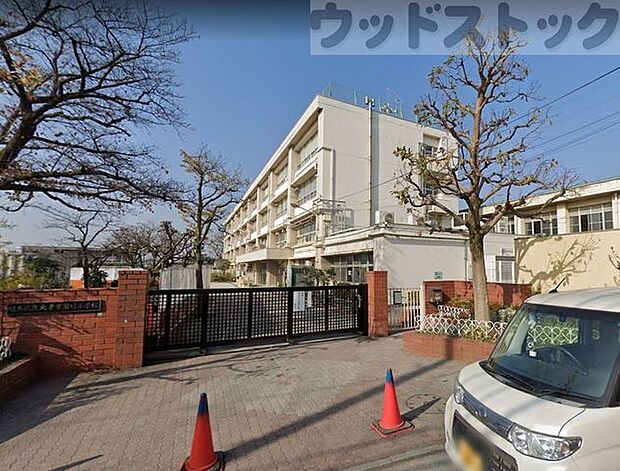 練馬区立大泉学園緑小学校 徒歩9分。 680m