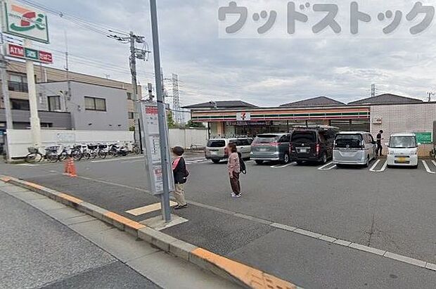 セブンイレブン三鷹新川1丁目店 徒歩9分。 680m
