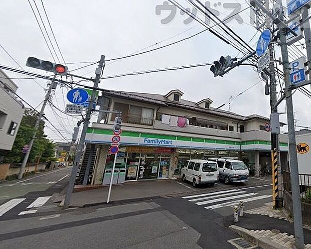 ファミリーマート海田東四丁目店 徒歩10分。 780m