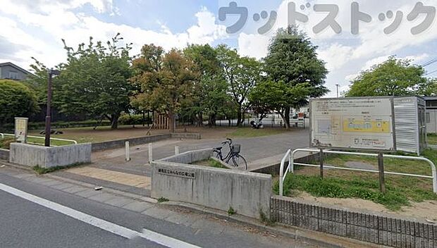 練馬区立みんなの広場公園 徒歩3分。 240m