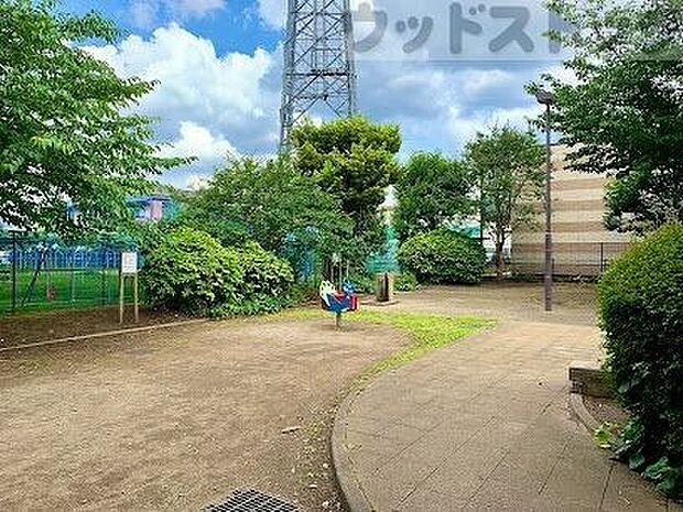 練馬区立 箕輪(みのわ)公園 徒歩2分。 140m