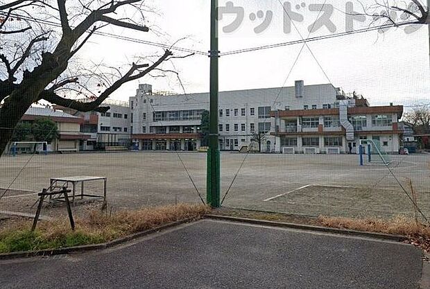 西東京市立本町小学校 徒歩3分。 210m