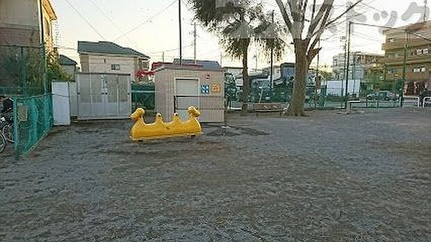 仲町第2公園 徒歩5分。 400m