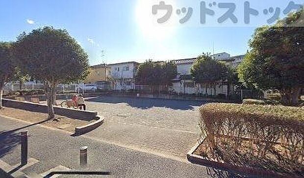 公園 徒歩2分。 160m