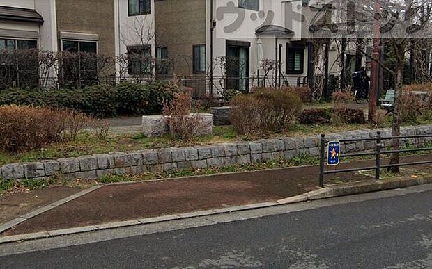 北緑地 徒歩8分。 570m