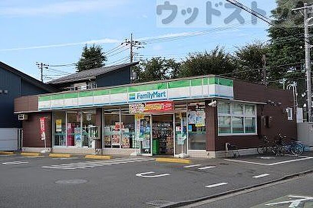 ファミリーマート 立川四中前店 徒歩14分。 1050m