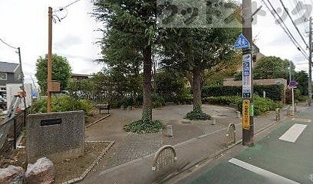 北野わかば児童遊園 徒歩7分。 560m